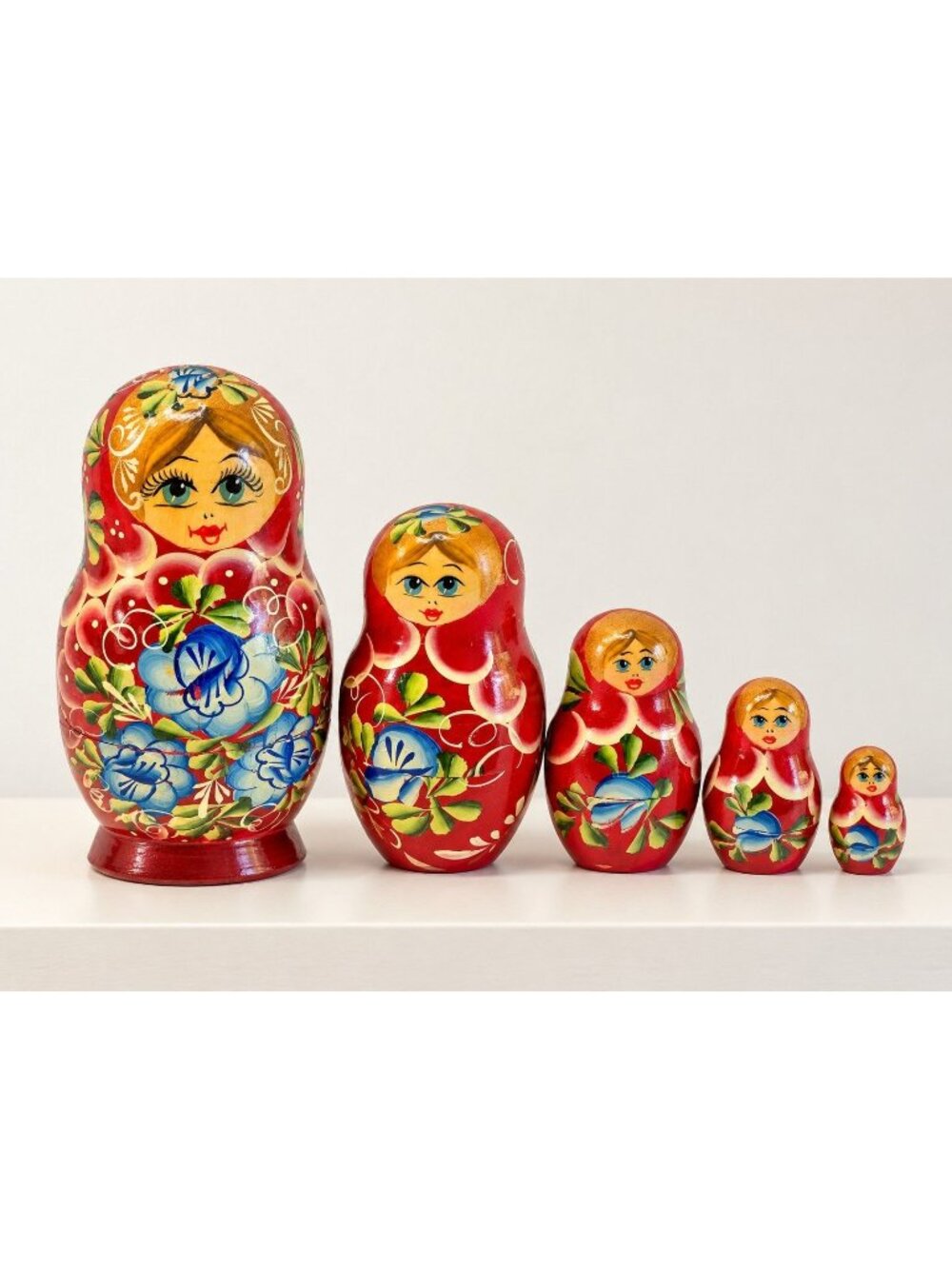 Vintage Matryoshka Nesting Dolls 5 Pc Hand Painted Red Blue Floral Wood 5.5"
